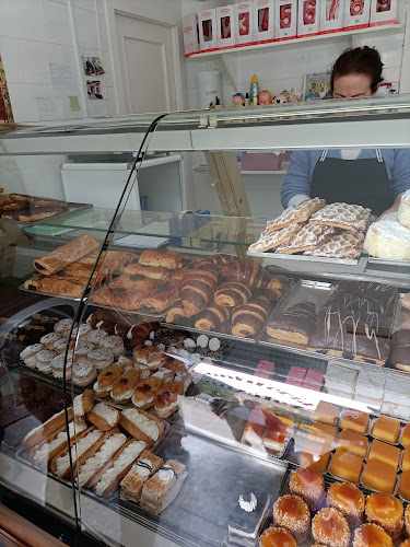 Fotografia tomada fuera de CONFITERIA GONZALEZ - Pastelería en Lora del Río, Sevilla