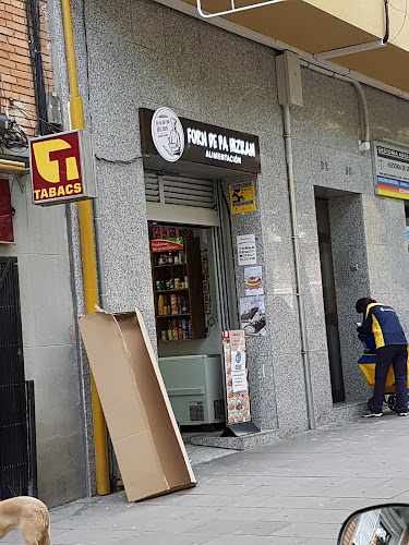 Fotografia tomada fuera de Forn De Pa Hizran - Panadería en Barcelona, Barcelona