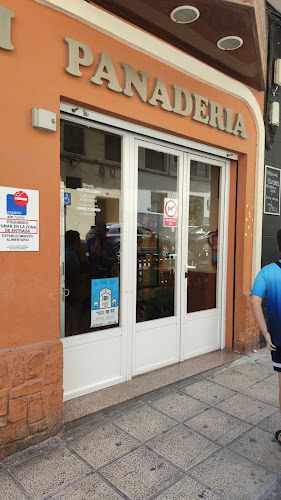 Fotografia tomada fuera de HORNO IFACH PANADERÍA. - Panadería en Calp, Alicante