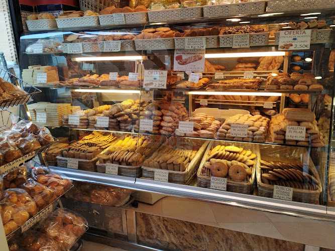 Fotografia tomada fuera de Horno Cisneros - Panadería en Alcorcón, Madrid