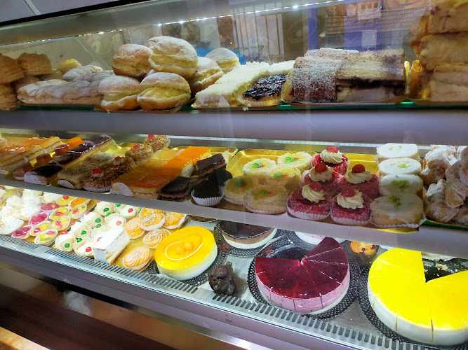 Fotografia tomada fuera de Panadería Los Alberto's - Panadería en La Laguna, Santa Cruz de Tenerife