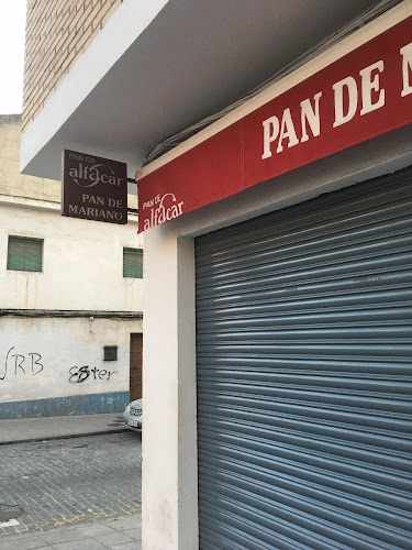 Fotografia tomada fuera de Panaderia Pan de Mariano - Panadería en Granada, Granada