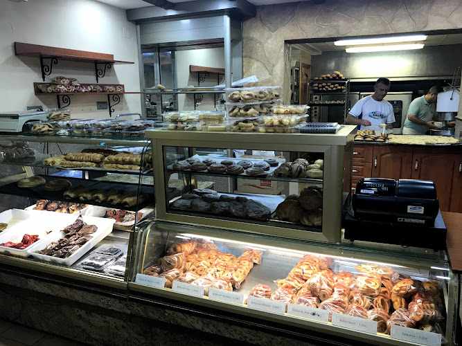Fotografia tomada fuera de Panadería Alexandra - Panadería en Santa Pola, Alicante