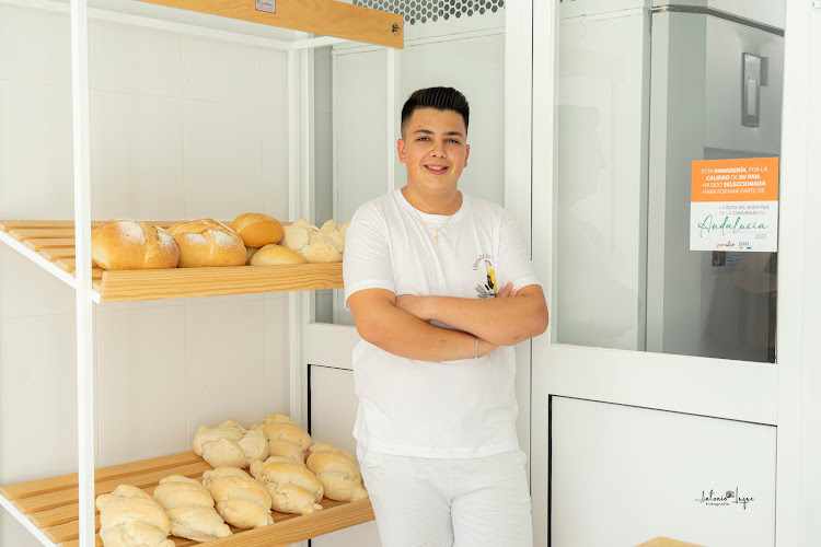 Fotografia tomada fuera de Obrador La Abuela - Panadería en Fernán Núñez, Córdoba