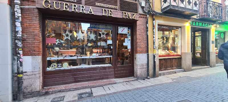 Fotografia tomada fuera de Embutidos Guerra de Paz - Comercio en León, León