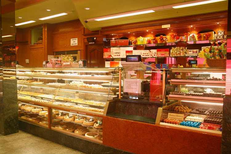 Fotografia tomada fuera de Pastelería Cala Millor - cafeterías en Madrid, Madrid