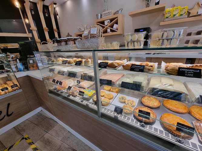Fotografia tomada fuera de Pastelería Atuel - Madrid - Pastelería en Madrid, Madrid
