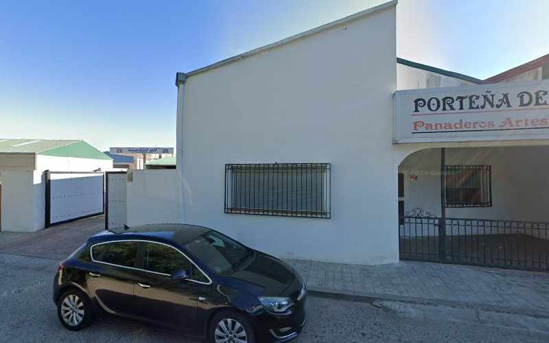 Fotografia tomada fuera de Horno la porteña del pan - Panadería en La Puerta de Segura, Jaén