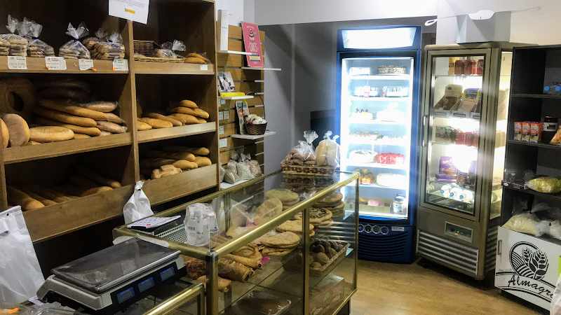 Fotografia tomada fuera de Panadería Almagro La Puerta de Segura - Panadería en La Puerta de Segura, Jaén