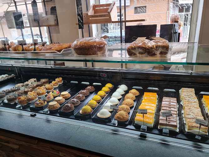 Fotografia tomada fuera de Pastelería Reyes - cafeterías en Las Palmas de Gran Canaria, Las Palmas