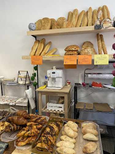 Fotografia tomada fuera de LINARES DE MORA HORNO DE LEÑA. - Panadería en Mora de Rubielos, Teruel