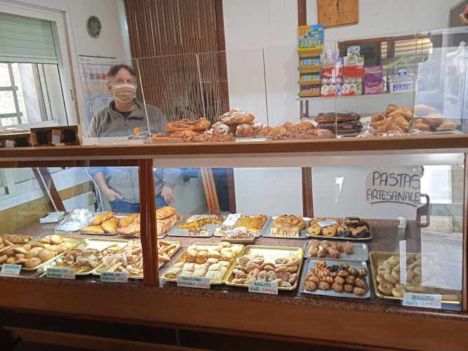 Fotografia tomada fuera de Horno Los Cerezos - Panadería en Los Cerezos, Teruel