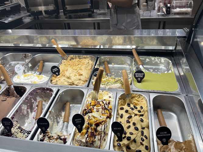 Fotografia tomada fuera de Heladería Capricho Helado Artesano Estación de Cártama - Heladería en Estación de Cártama, Málaga