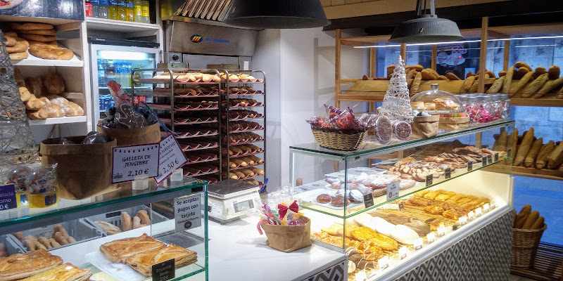 Fotografia tomada fuera de El Horno - Panadería en Burgos, Burgos