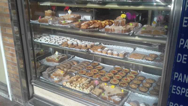 Fotografia tomada fuera de Todo Pan - Panadería en Avilés, Asturias