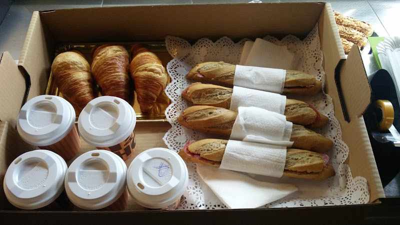 Fotografia tomada fuera de Girbal Pastelería-Cafetería - cafeterías en Calonge, Girona