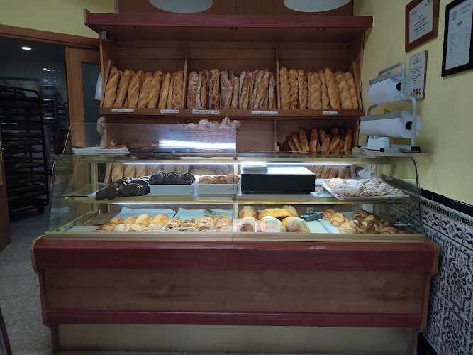 Fotografia tomada fuera de LA TAHONA DE CADALSO - Panadería en Cadalso de los Vidrios, Madrid