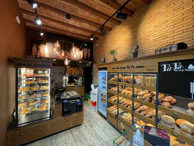 Fotografia tomada fuera de Fleca Pa Pa - Panadería en Figueres, Girona