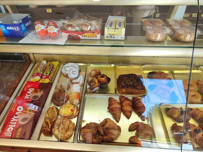 Fotografia tomada fuera de Fleca Gardella S L - Panadería en Figueres, Girona