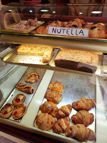Fotografia tomada fuera de Fleca Gardella - Forn de pa en Figueres, Girona