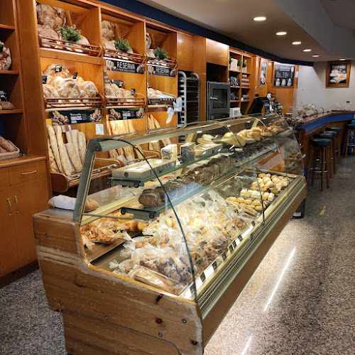 Fotografia tomada fuera de Panadería Molino - Panadería en Burlada, Navarra