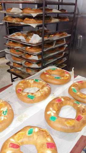 Fotografia tomada fuera de Panadería MaryTere - Comercio en Alcolea del Río, Sevilla