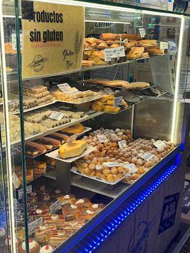Fotografia tomada fuera de Pastelería Cafetería Ipanema de Lola - Cafetería en Madrid, Madrid