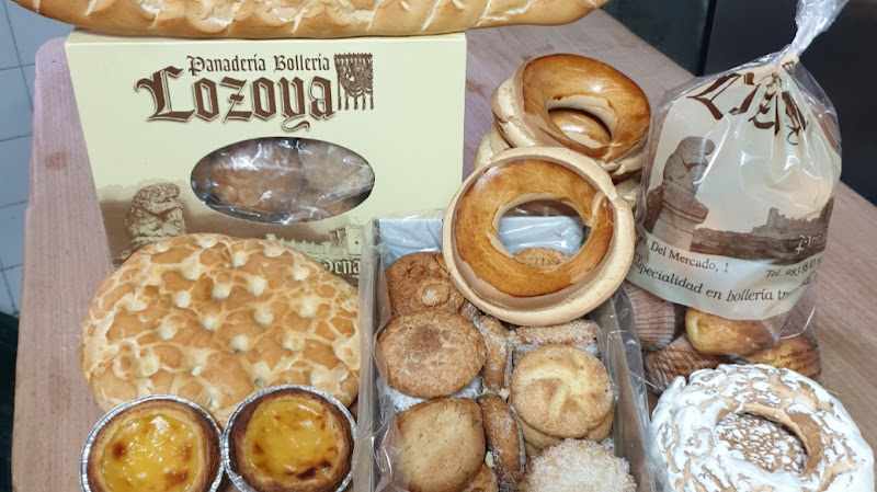 Fotografia tomada fuera de Panadería Bolleria Lozoya - Panadería en Peñafiel, Valladolid