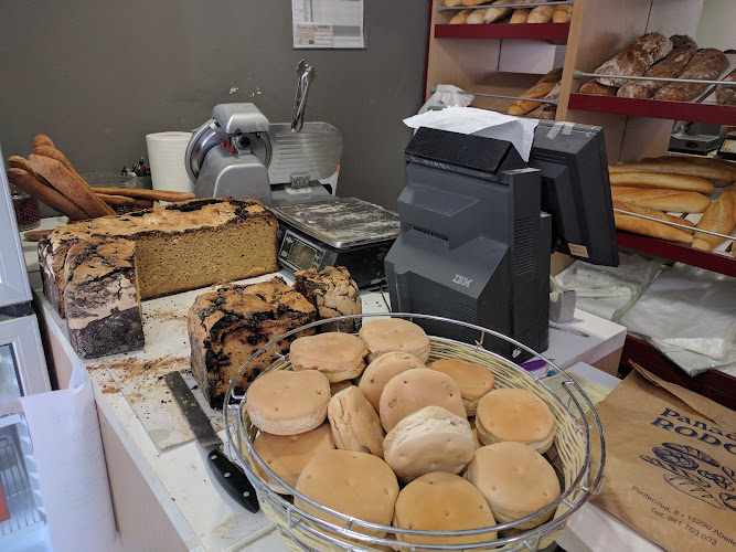 Fotografia tomada fuera de Panadería Rodolfo - Panadaría en Bornalle, A Coruña
