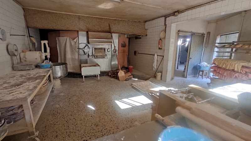Fotografia tomada fuera de Panaderia Cristobo - Bakery en Arzúa, A Coruña