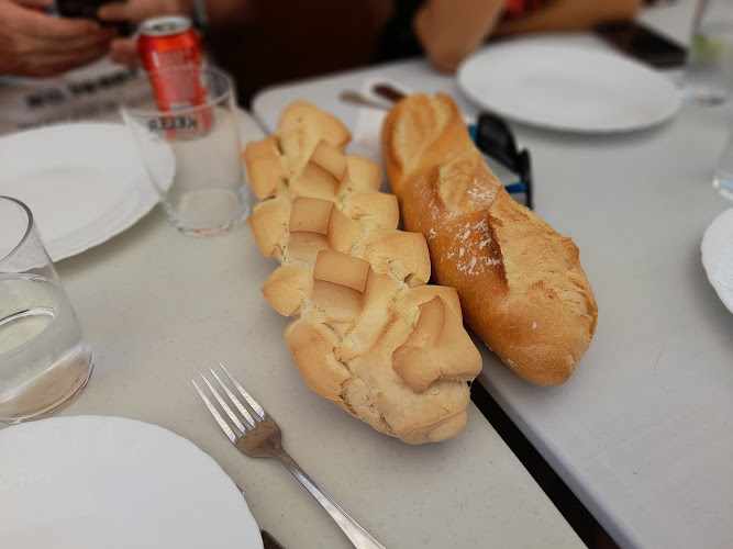 Fotografia tomada fuera de más que pan - Panadería en Quel, La Rioja