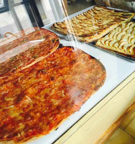 Fotografia tomada fuera de Panadería Albesa - Panadería en Valdeltormo, Teruel