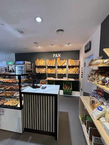 Fotografia tomada fuera de Pastelería Cafetería Sabores. - cafeterías en Valderrobres, Teruel