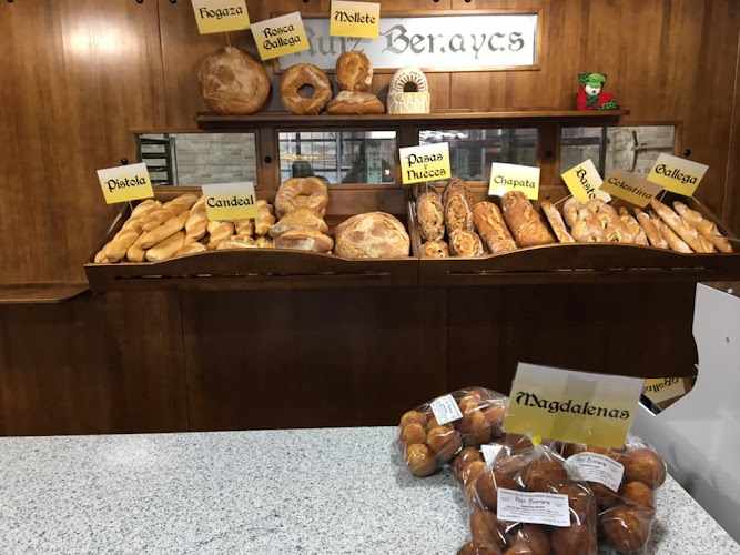 Fotografia tomada fuera de Obrador Panadería Ruiz Benayas - Panadería en Maqueda, Toledo