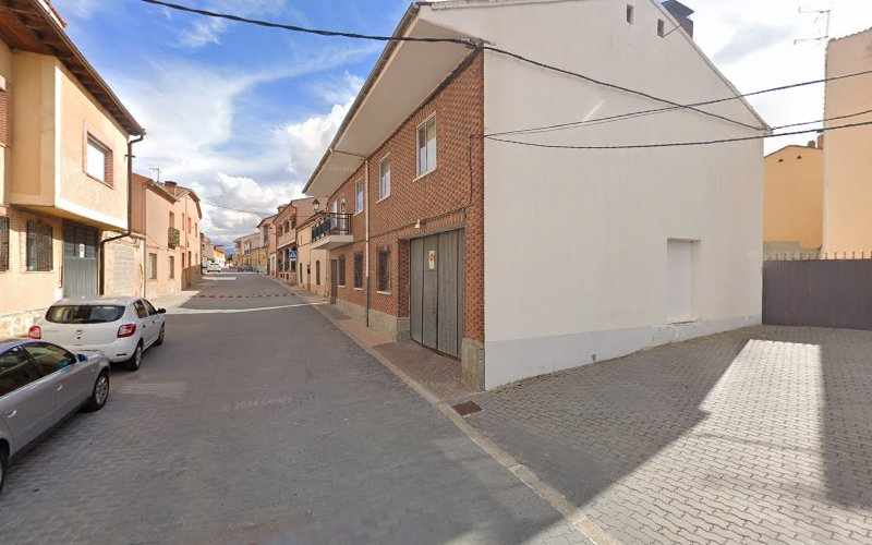 Fotografia tomada fuera de María Begoña Escobar Sevillano - Panadería en Valverde del Majano, Segovia