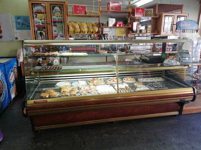 Fotografia tomada fuera de Europa - Pastelería en Las Navas del Marqués, Ávila