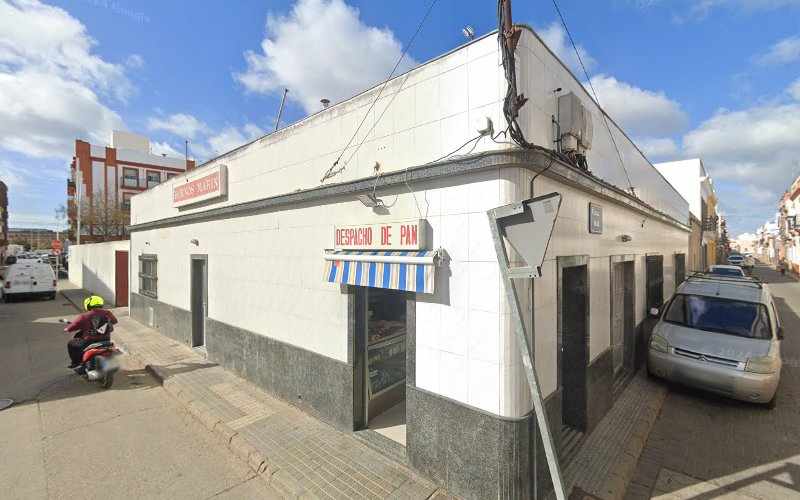 Fotografia tomada fuera de Sucesores De Victoriano Marín De La Rosa S L - Panadería en Isla Cristina, Huelva