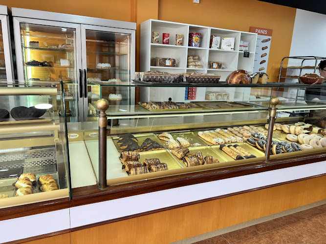Fotografia tomada fuera de Panadería Pastelería Cafetería Pulido Alonso - Panadería en Antigua, Las Palmas