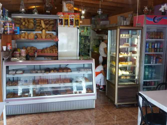Fotografia tomada fuera de Panadería Mi Dulce Hogar - Panadería en Villaverde, Las Palmas