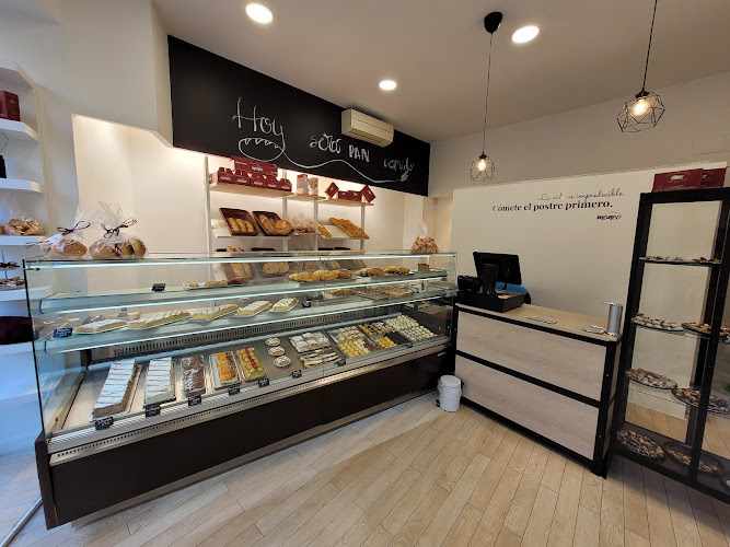 Fotografia tomada fuera de Pastelería Moneo - Pastelería en Segovia, Segovia