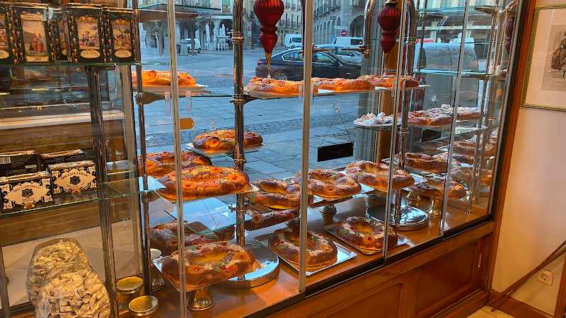 Fotografia tomada fuera de Confitería El Alcázar - Pastelería en Segovia, Segovia
