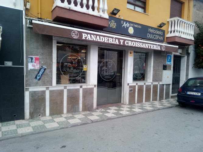 Fotografia tomada fuera de Dulcepan, Panaderia Croisanteria - Panadería en Fuente Vaqueros, Granada