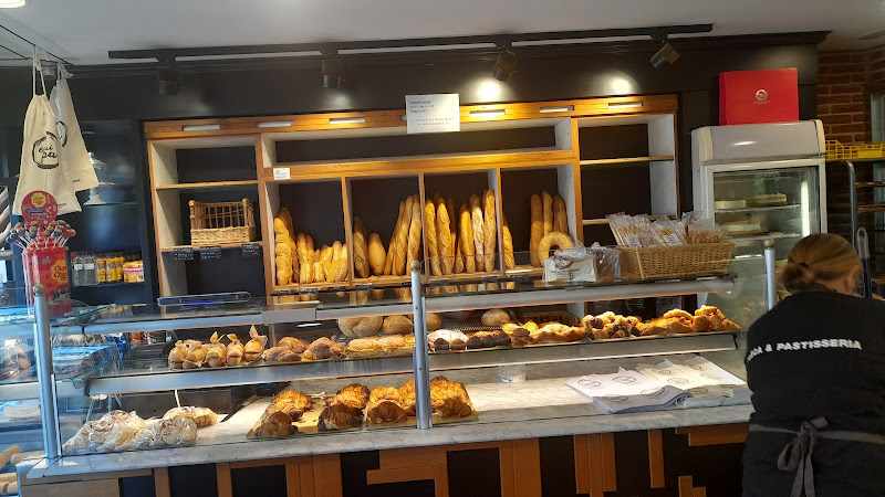 Fotografia tomada fuera de Espai Pa, Fleca & Pastisseria - Forn de pa en Bellavista, Barcelona