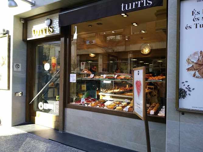 Fotografia tomada fuera de Turris Granollers - Panadería en Granollers, Barcelona