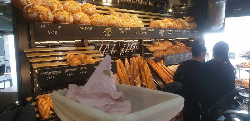 Fotografia tomada fuera de Granier - Panadería en Castelldefels, Barcelona