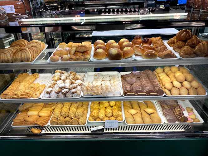 Fotografia tomada fuera de Embassy - Pastelería en Pozuelo de Alarcon, Madrid