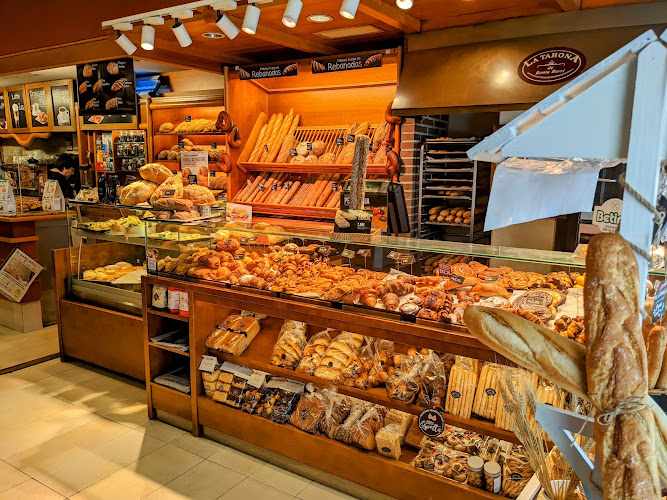 Fotografia tomada fuera de Panadería Tahona - Okindegia en Donostia-San Sebastian, Guipúzcoa