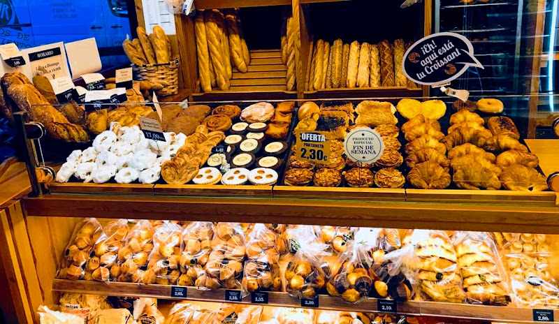 Fotografia tomada fuera de Panadería Tahona - Panadería en Barañáin, Navarra