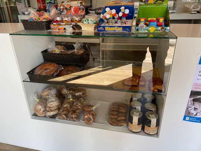 Fotografia tomada fuera de Panadería Pastelería Luseiro - Panadería en Lugo, Lugo