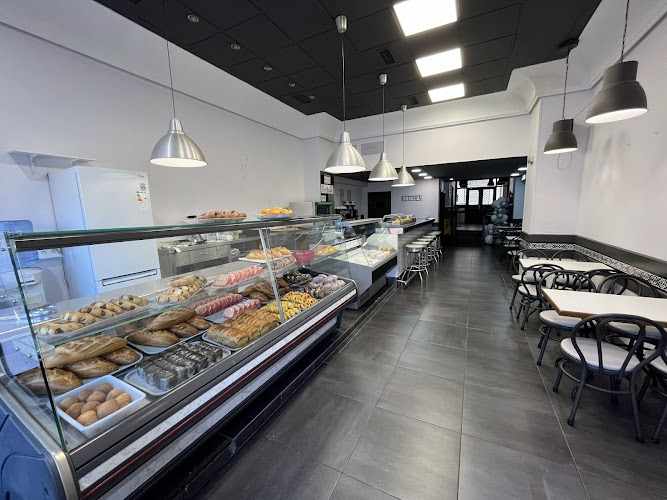 Fotografia tomada fuera de Pastelería Napolitana - Panadería en Bilbao, Vizcaya